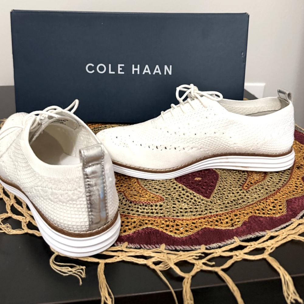 Cole Haan Original Grand Stitchlite Oxfords Womens 7 B White Wingtip Shoe